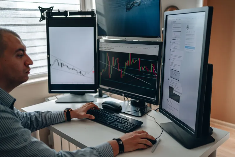 React or Hunt: Two Ways to Beat the Sportsbook — But Only One Actually Suits You